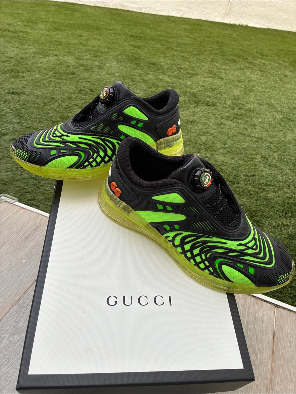Gucci Ultrapace R Black Neon Green Glowing Dial RARE DISCONTINUED Mens Size 9 us